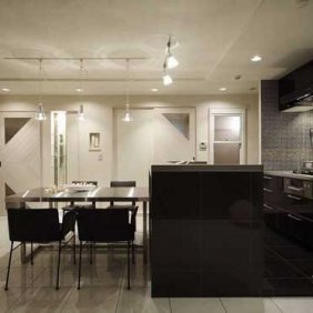 �r�Ъ��ص���ɫϵ�b��